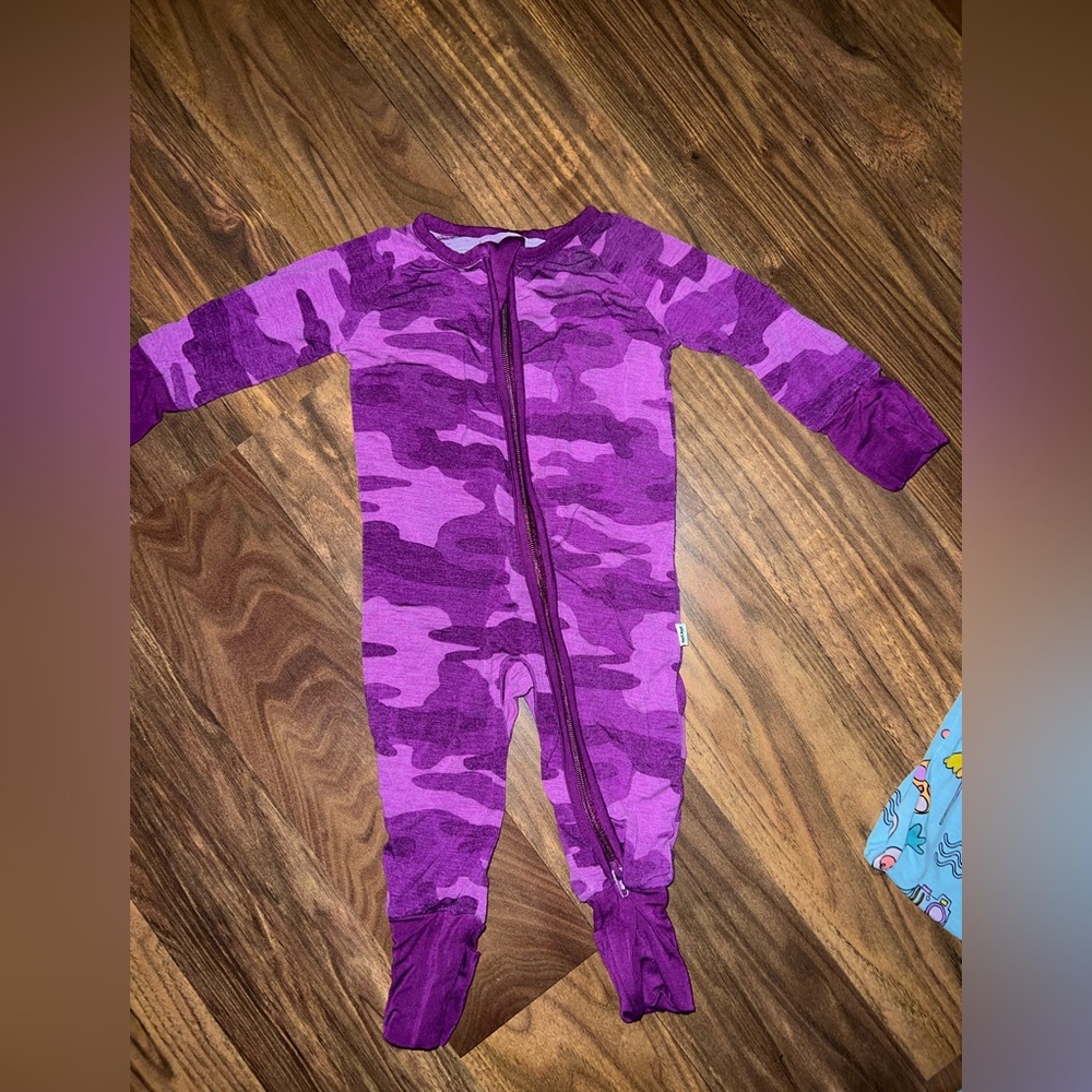 Berry camo LS bundle of zippy, onesie and bib.
